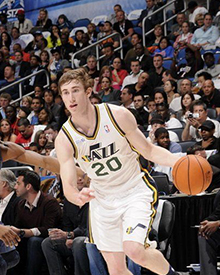 空场进行 空场进行