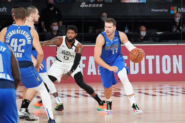 许观众入场 许观众入场