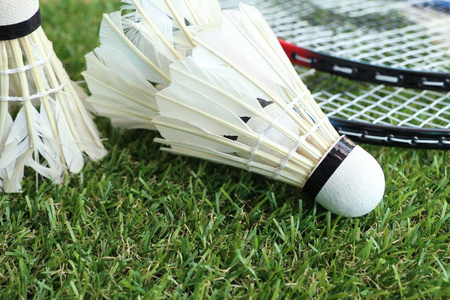 及奠定了坚 及奠定了坚